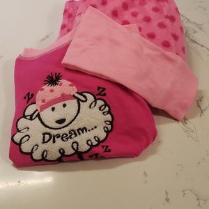 2 Piece Girls sleepwear Size M (7-8)